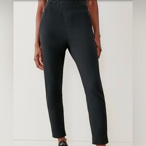 Like new Roots women's City Pants black size M 69% cotton high rise